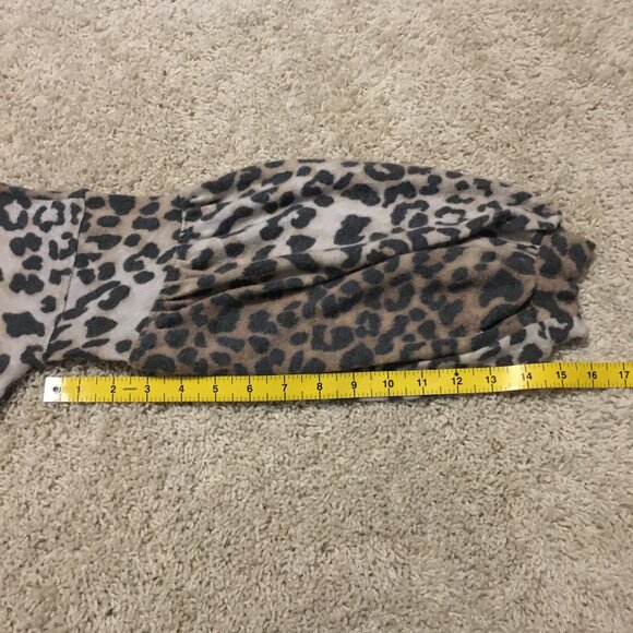 Soft Leopard Print Statement Sleeve Top - Picture 16 of 16